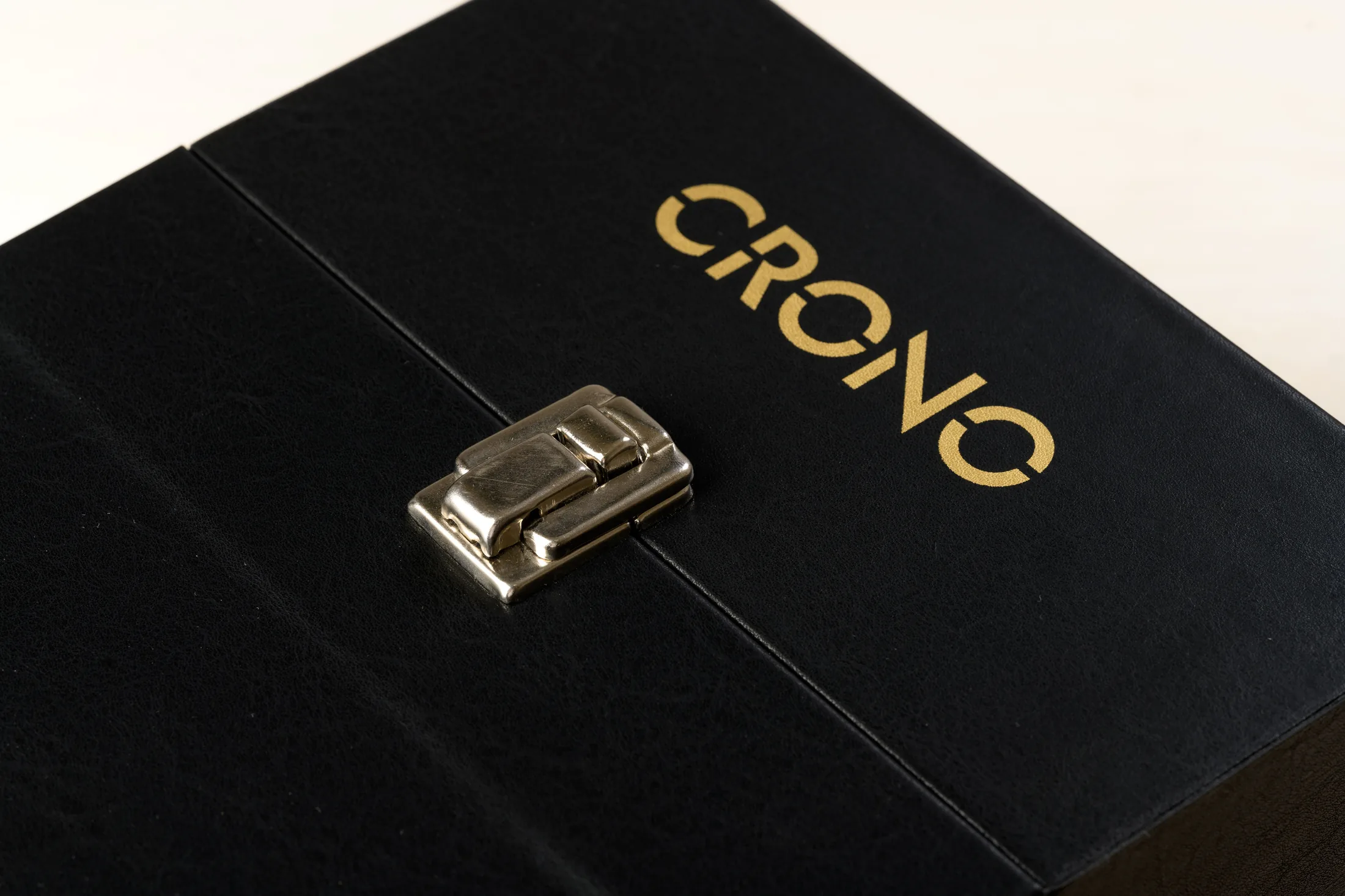 Detalle del estuche de Crono