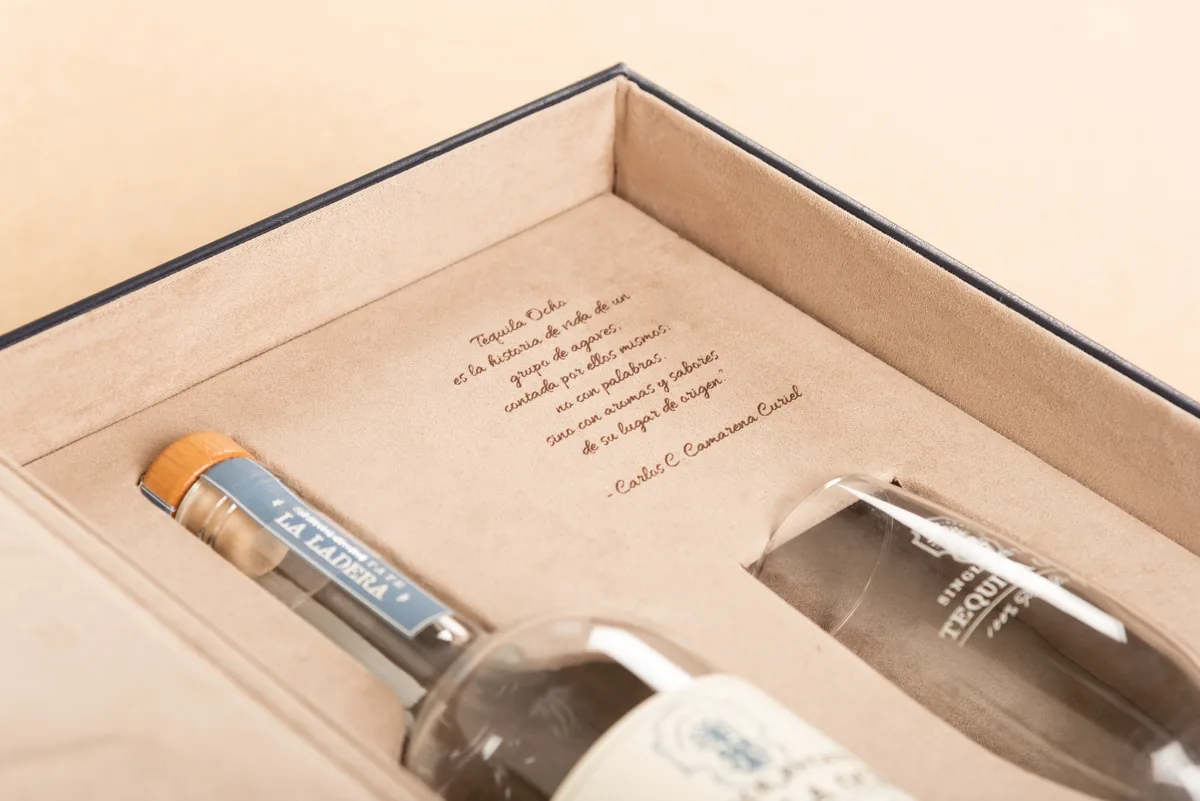 Estuche de Tequila Ocho, vista 4